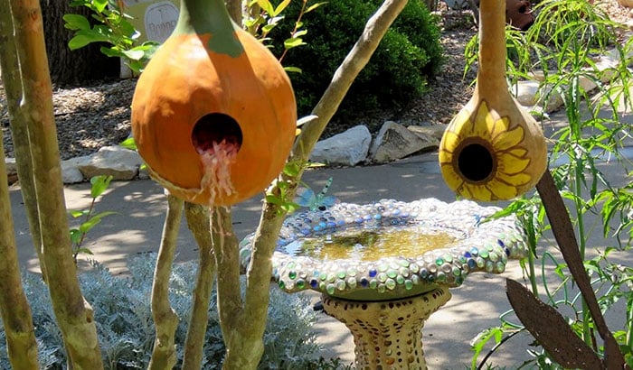 how to make a birdhouse out of a gourd